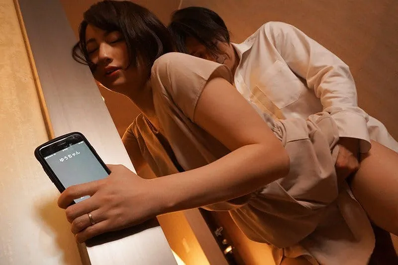 Vợ yêu đi họp lớp rồi phang với nyc mặc cho gã chồng ở nhà chờ